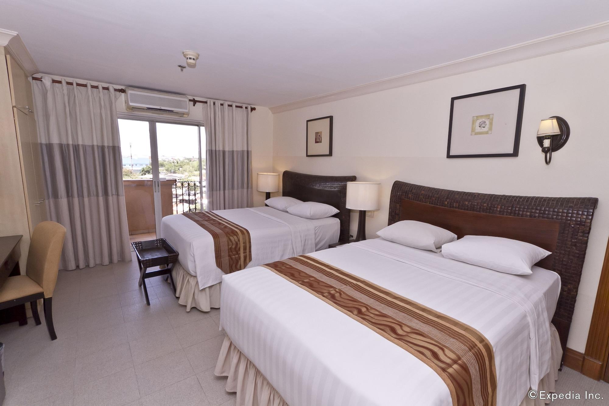 Crown Regency Suites Mactan Lapu-Lapu City Zewnętrze zdjęcie