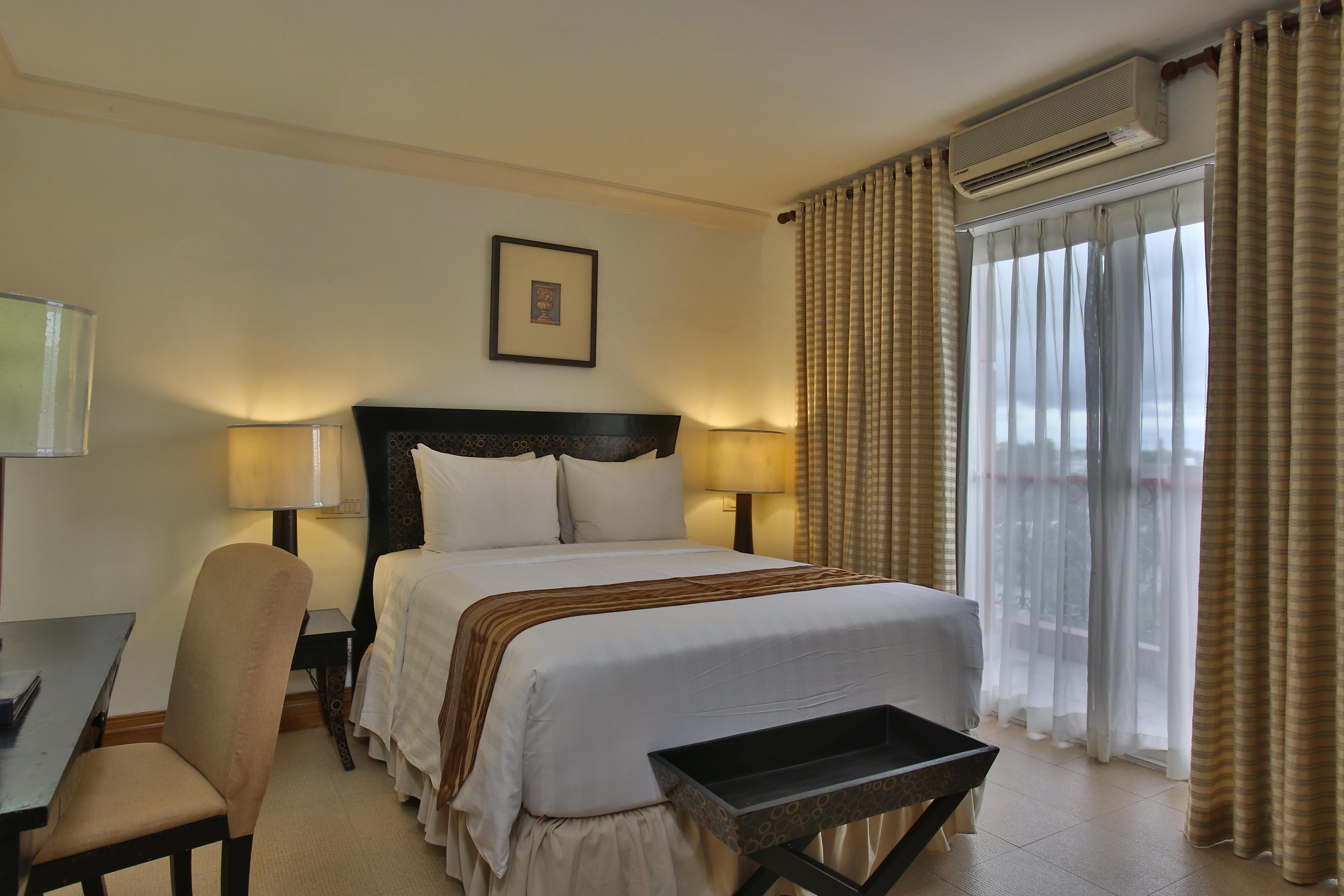Crown Regency Suites Mactan Lapu-Lapu City Zewnętrze zdjęcie