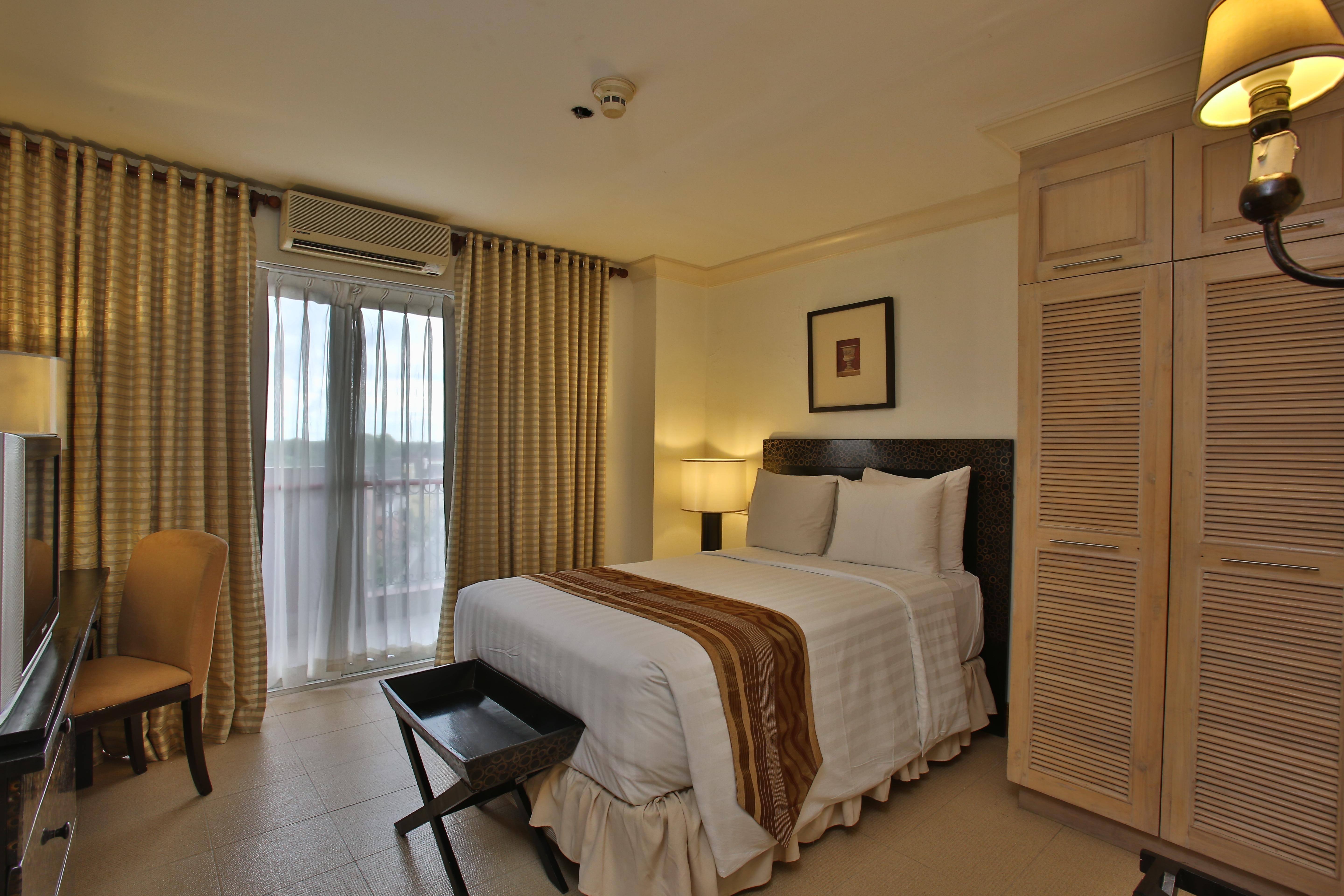 Crown Regency Suites Mactan Lapu-Lapu City Zewnętrze zdjęcie
