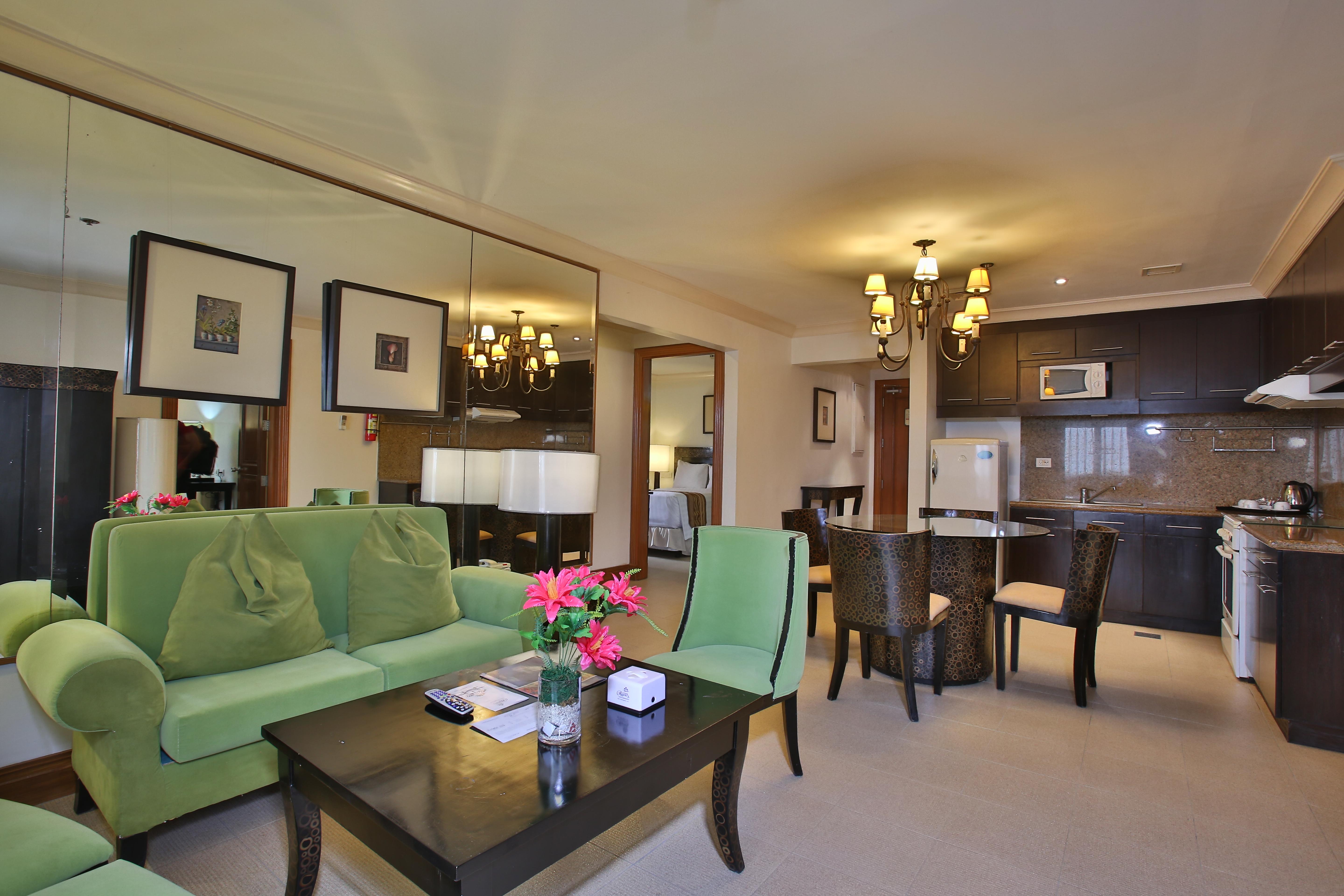 Crown Regency Suites Mactan Lapu-Lapu City Zewnętrze zdjęcie