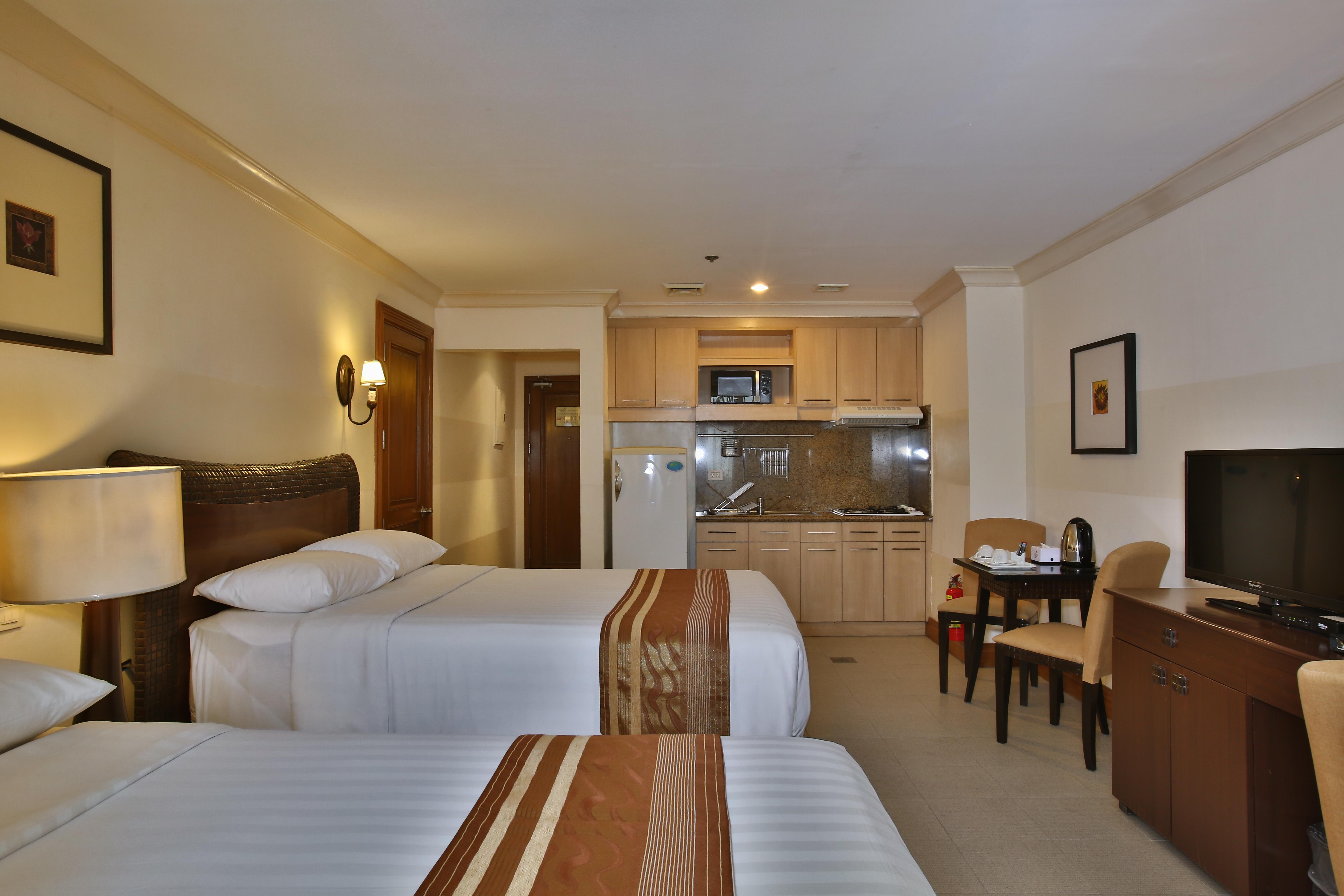 Crown Regency Suites Mactan Lapu-Lapu City Zewnętrze zdjęcie