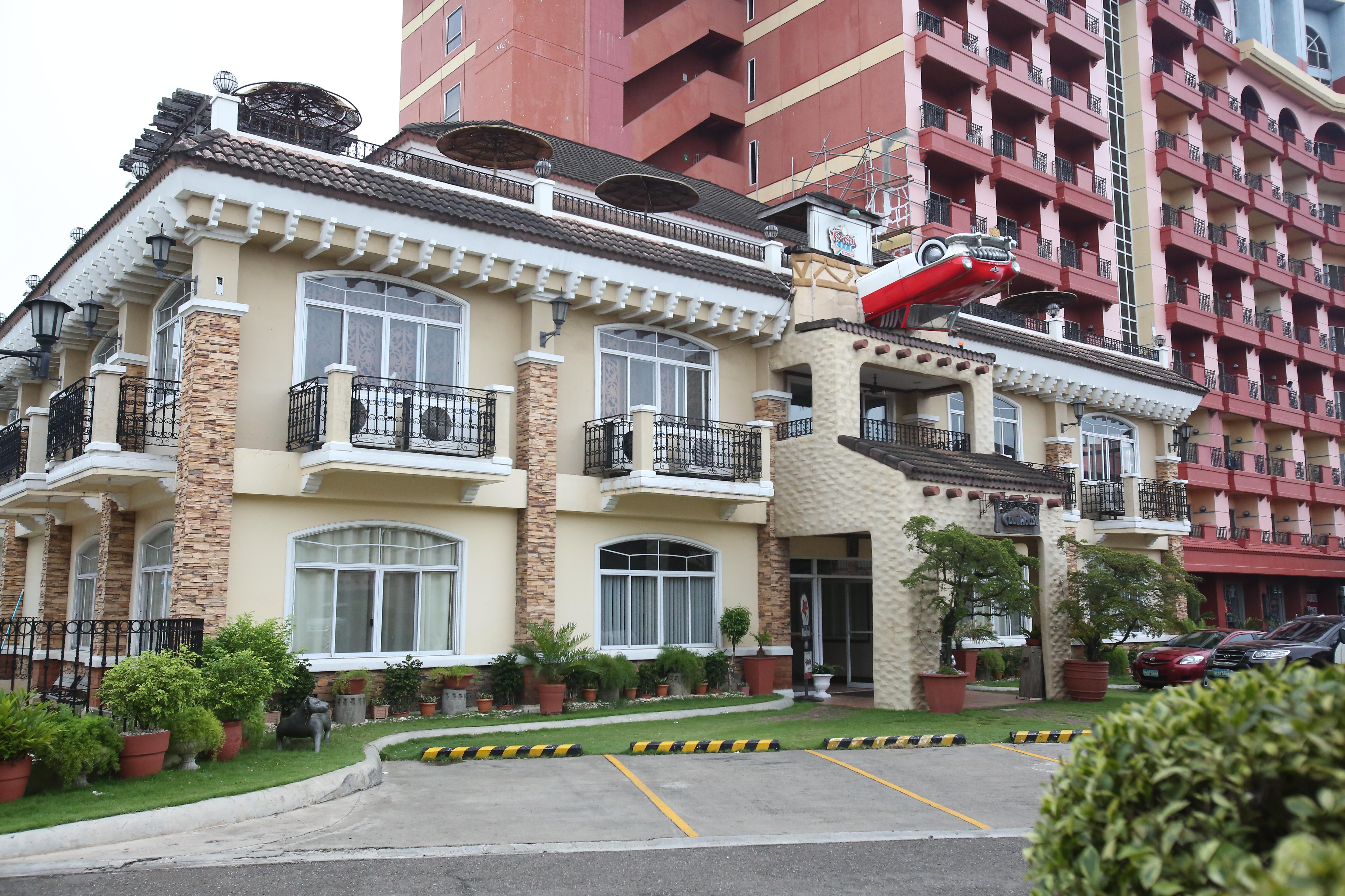 Crown Regency Suites Mactan Lapu-Lapu City Zewnętrze zdjęcie