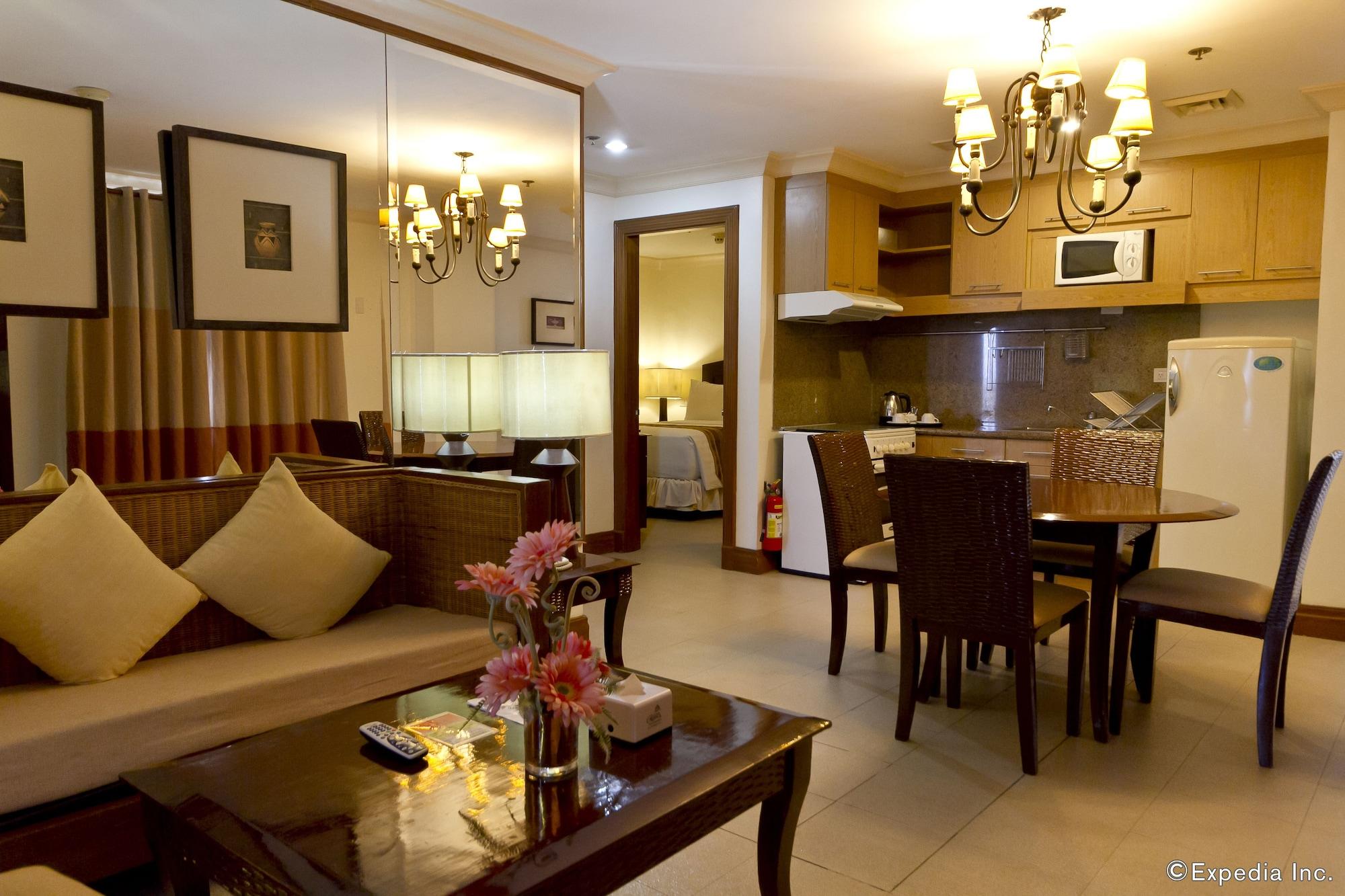 Crown Regency Suites Mactan Lapu-Lapu City Zewnętrze zdjęcie